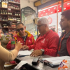 Foto de funcionarios del Distrito en un operativo de control