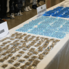 Droga incautada puesta sobre una mesa.