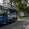 Foto de un bus TransMiZonal en una vía de Bogotá