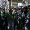 Alcalde Galán durante operativo en San Victorino.