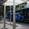 Foto de un bus TransMiZonal en una vía de Bogotá