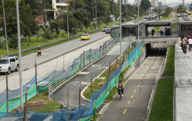 Obra en desarrollo de ciclorruta en Bogotá. 