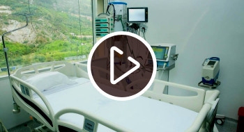 Imagen de una cama de Unidad de Cuidados Intensivos.