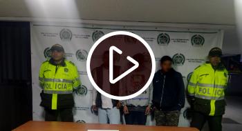 En video los tres jóvenes capturados por hurtar celulares en TransMilenio