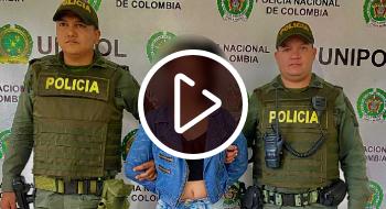 Joven mujer de 22 años, capturada con un revólver en Ciudad Bolívar, tenía 6 anotaciones por el delito de violencia intrafamiliar. Joven mujer de 22 años, capturada con un revólver en Ciudad Bolívar.