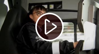 Claudia Patiño es una de las conductoras de los buses de La Rolita Claudia Patiño es una de las conductoras de los buses de La Rolita