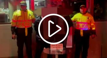 La Policía capturó a dos hombres por el delito de porte ilegal de armas de fuego en la localidad de Chapinero. Dos hombres capturados por la Policía.