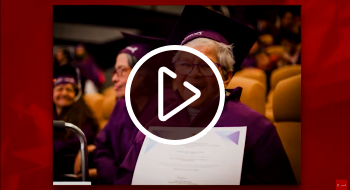 Teresa de Jesús de 84 años se graduó en Centro de Inclusión Digital