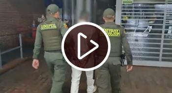 Capturan a hombre por uso ilegal de uniformes e insignias en Ciudad Bolívar