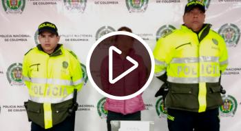 ¡A la cárcel! Video de la mujer capturada que hacía parte de 'Los camilos'