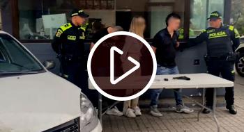 Cayeron 2 hombres y una mujer con 8 bolsas de estupefacientes