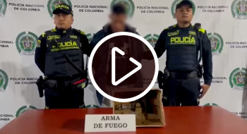 Video: Policía capturó a hombre en TransMilenio que portaba arma traumática