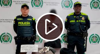 Video: Tras persecución, la Policía detuvo a hombre por robo a tienda en Bogotá