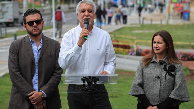 Alcalde Enrique Peñalosa en la entrega de la Avenida San Antonio - Foto: Alcaldía de Bogotá