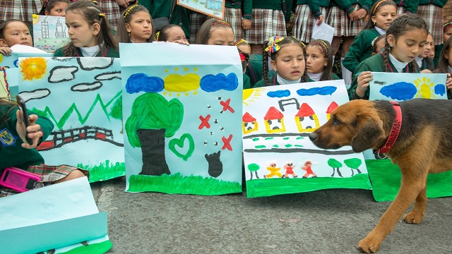 Estudiantes del colegio Menorah pintan la ciudad que quieren - Foto: Alcaldía de Bogotá